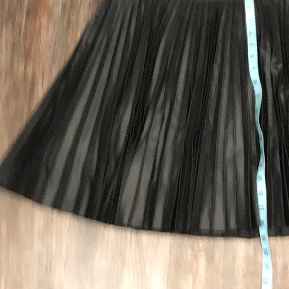 🌸Faux Leather Pleated Skirt🌸 - Picture 5 of 7